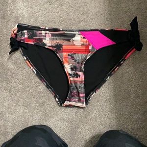 Multicolored swim bottoms